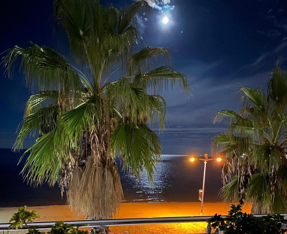 Durres Strand direkt am Meer Exterior foto
