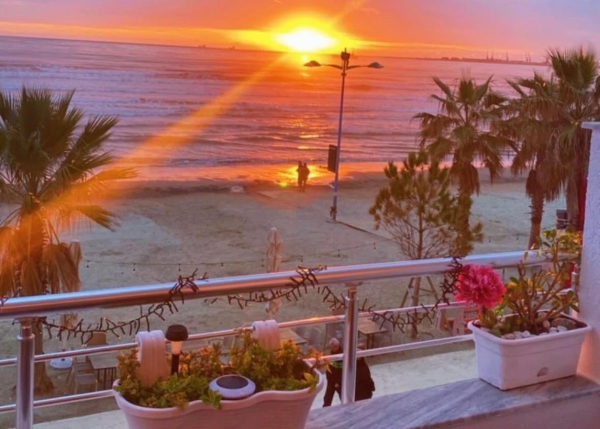Durres Strand direkt am Meer Exterior foto